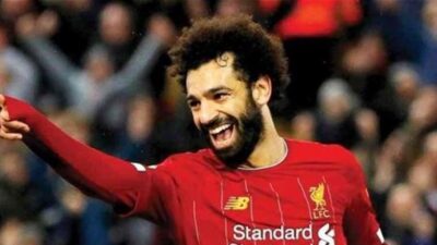 “أيقونة” ليفربول يتحدث عن رحيل محمد صلاح