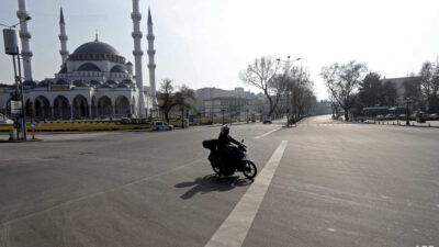 أكثر من 4 ملايين إصابة بكورونا.. إردوغان يفرض إغلاقا كاملا في تركيا