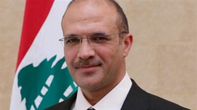 تغريدة “ناريّة” لوزير الصحة: “أنا مش زبون عندكم”!