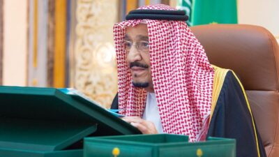 الملك سلمان لعباس: دعم السعودية ثابت للقضية الفلسطينية