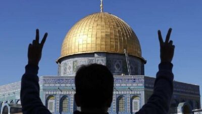 إصابة 39 فلسطينيا إثر اقتحام القوات الإسرائيلية للمسجد الأقصى