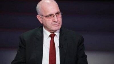 عاصم عراجي: الأدوية تهرب إلى سوريا والشركات تبتز الدولة عن طريق صحة المريض