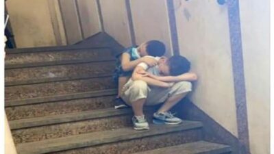 صورة طفلين تشعل مواقع التواصل في مصر