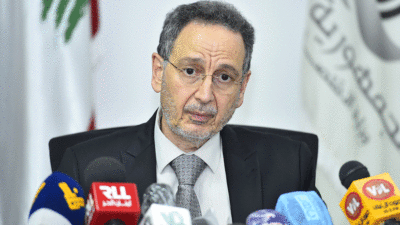 تجمع أمام منزل وزير الاقتصاد!