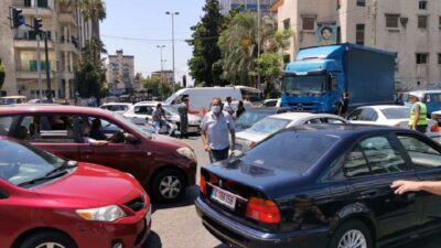 محتجون قطعوا الطريق عند تقاطع إيليا