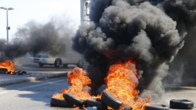 في حولا… قطع الطريق احتجاجا على انقطاع المحروقات