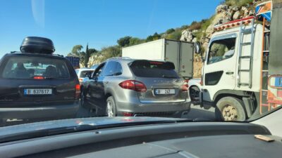 زحمة خانقة… والسبب “مراكز التلقيح”
