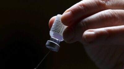 الولايات المتحدة تتبرع بملايين الجرعات من لقاح كورونا