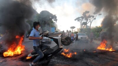 لا كهرباء… لا ماء… لا دواء… والدولار إلى 20 ألف ليرة: لبنان نحو الانفجار الشامل