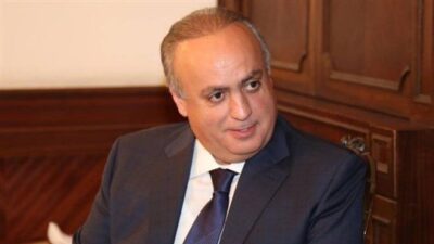 وهاب: “بدي حدا يفهمني شو بيجي يعمل وزير الطاقة بالمكتب؟”