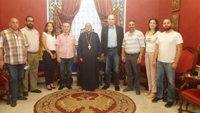 لويس لحود زار درويش مهنئاً