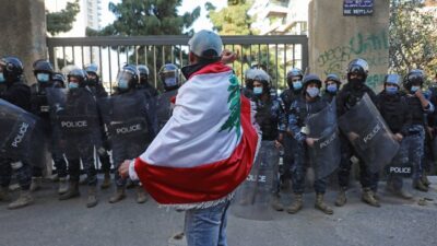 مرجع قانوني للبنانيين: الحكومة ترتكب جريمة… إشتكوا!