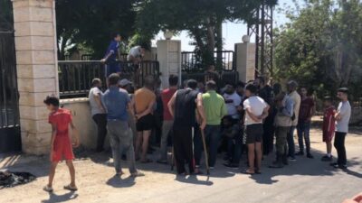 في مركبا… قطعوا الطريق احتجاجًا على انقطاع المياه