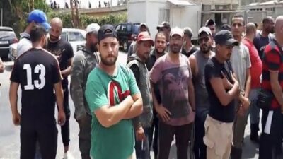 اعتصام لعمال معمل فرز النفايات في سينيق