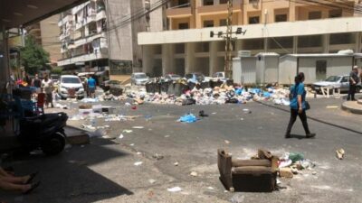 نفايات مكدسة وروائح كريهة بصيدا… والأهالي ينتفضون!