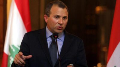 ‏‎#جبران_باسيل : إنّ جلسة مجلس النواب غداً غير شرعية لانه لم يتم التقيد بالآلية القانونية المنصوص عنها في المادة 93 من النظام الداخلي للمجلس والمادة 20 و22 من قانون أصول المحاكمات أمام المجلس الأعلى ما ينزع عن الجلسة قانونيتها ويجعل من جميع إجراءاتها غير قانونية