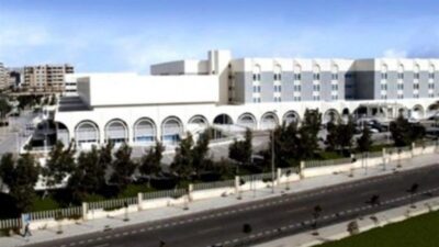 وقفة رمزية للجسم الطبي في مستشفى الحريري تحية لروح ضحايا انفجار المرفأ
