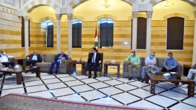 دياب عرض مع الأسمر ووفد نقابة عمال المستشفيات لموضوع الرواتب