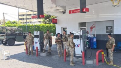 الجيش قام بتوزيع 3000 ليتر من البنزين مجاناً في القبة – طرابلس