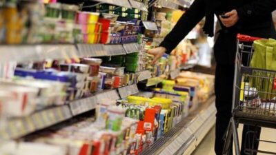 عدد من السوبرماركت أقفلت أقساماً منها.. اللبنانيون استغنوا عن 80% من مشترياتهم