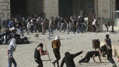 مستوطنون يقتحمون المسجد الأقصى
