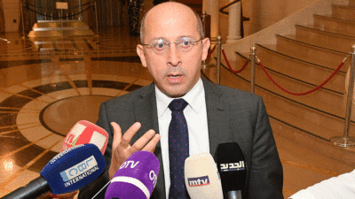 آلان عون: رئيس ثمانيني يظهر شباباً ودينامية لفكفكة الألغام