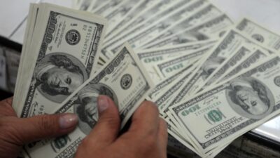 بعد الأجواء الحكومية الايجابية.. هذا ما سجّله الدولار!