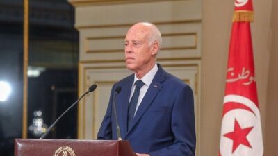 الرئيس التونسي: هناك جهات تسعى لضرب البلاد