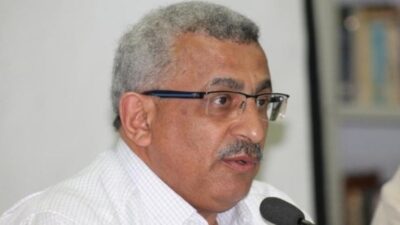 أسامة سعد: وداوني بالتي هي الداء.. لا ثقة بهذه الحكومة