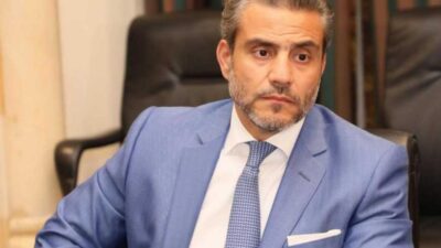 ‏أمين عام مجلس الوزراء محمود مكية من بعبدا: اعتبار حكومة دياب مستقيلة وينشر هذا المرسوم ويبلغ به حيث تدعو الحاجة
