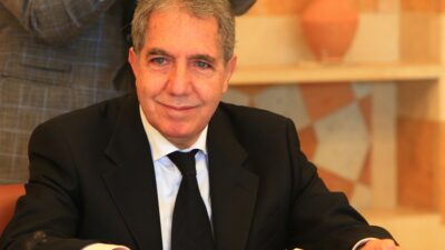 عدم المسّ بسعر الصرف… حمايةً للمصارف