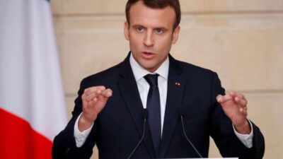 ماكرون يعلن مقتل زعيم “داعش” في الصحراء الكبرى