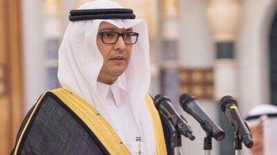 بخاري غادر بشكل عاجل إلى الرياض