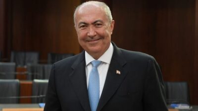 هل يعطي مخزومي الثقة للحكومة؟