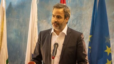معوّض: الحكومة الجديدة تشي بقرار المنظومة الحاكمة بالاستمرار بلعبة الفساد والتبعية
