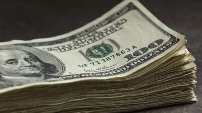 كيف أقفل سعر صرف دولار السوق السوداء اليوم؟!