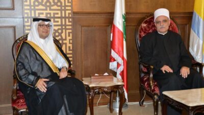 ‏شيخ العقل يلتقي في هذه الأثناء السفير السعودي في ‎#لبنان ‎#وليد_البخاري  ‎
