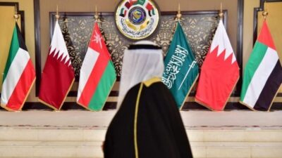 ‏معلومات mtv: دول مجلس التعاون الخليجي ستّتخذ قراراً شبيهاً بالقرار الذي اتخذته ‎#السعودية و ‎#البحرين و ‎#الكويت من ناحية طرد السفراء اللبنانيين منها واستدعاء سفرائها من ‎#لبنان