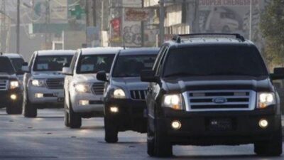 الاعتداء على موكب وزير سابق
