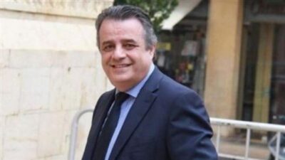 روجيه عازار: مخالفات دستورية ومجازر قانونية داخل المؤسسة التشريعية