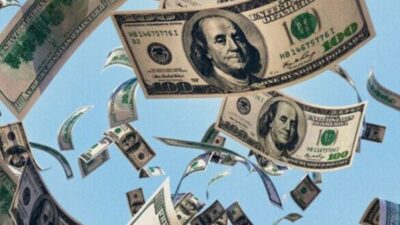 ارتفاع جديد في سعر صرف الدولار في السوق السوداء … كم سجّل؟