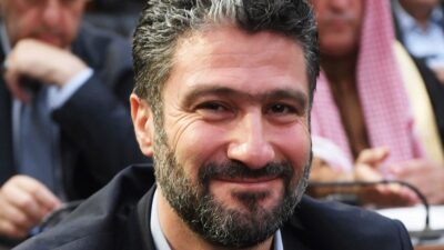 معلوف: “أنا مسلح ببيتي” وراض عن عمل عون