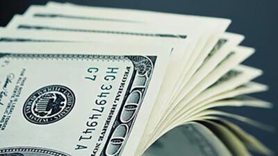 بعد أحداث الطيونة أمس..كيف افتتح الدولار صباح اليوم؟