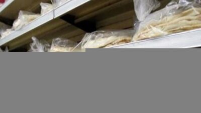 ربطة خبز عائلية بوزن 1200 غرام ب 9000 ليرة داخل الافران و9500 ليرة في المتاجر