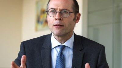 مبعوث أممي: حكومة لبنان في “عالم خيالي