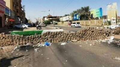 إطلاق غاز مسيل للدموع على متظاهرين ضد الانقلاب في الخرطوم