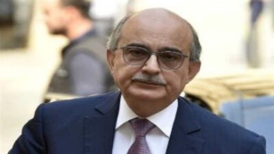 نزيه نجم: مَن يتمسّك بقرداحي “يفلّ معو