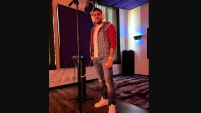 مروان زغيب يحضّر لأغنية جديدة ويشارك متابعيه صورة أثناء تسجيلها