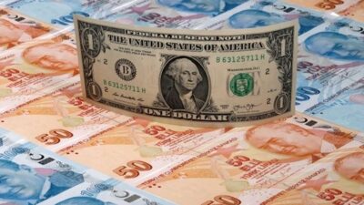 الليرة التركية تسجل انخفاضاً قياسياً أمام الدولار.. وتبلغ عتبة العشرة دولارات