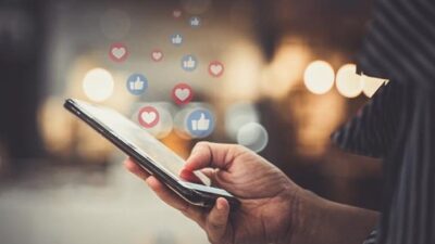 قرارٌ يمنع التباهي على وسائل التواصل الاجتماعي
